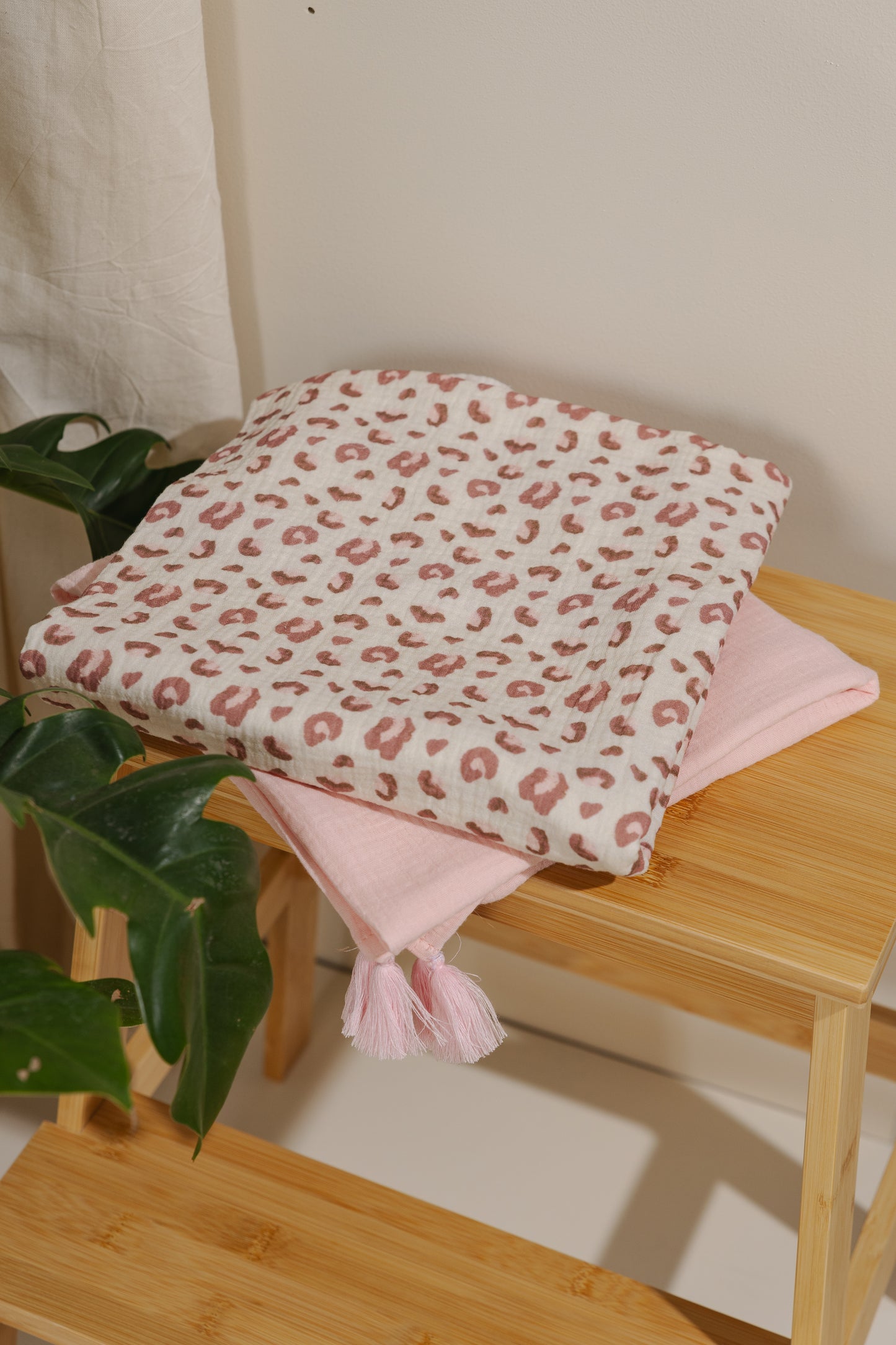 Animal print museline sheet
