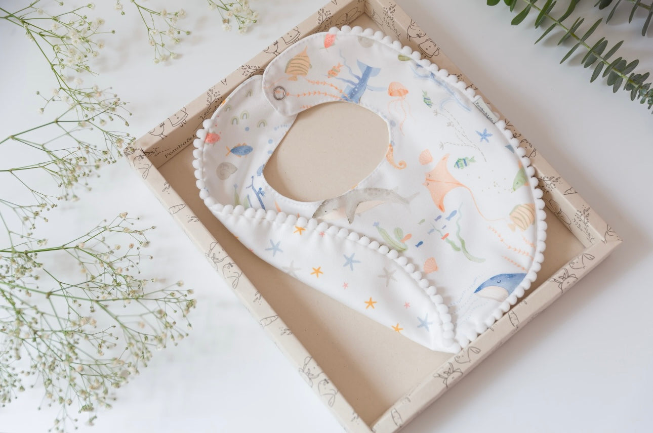 Babero marino reversible